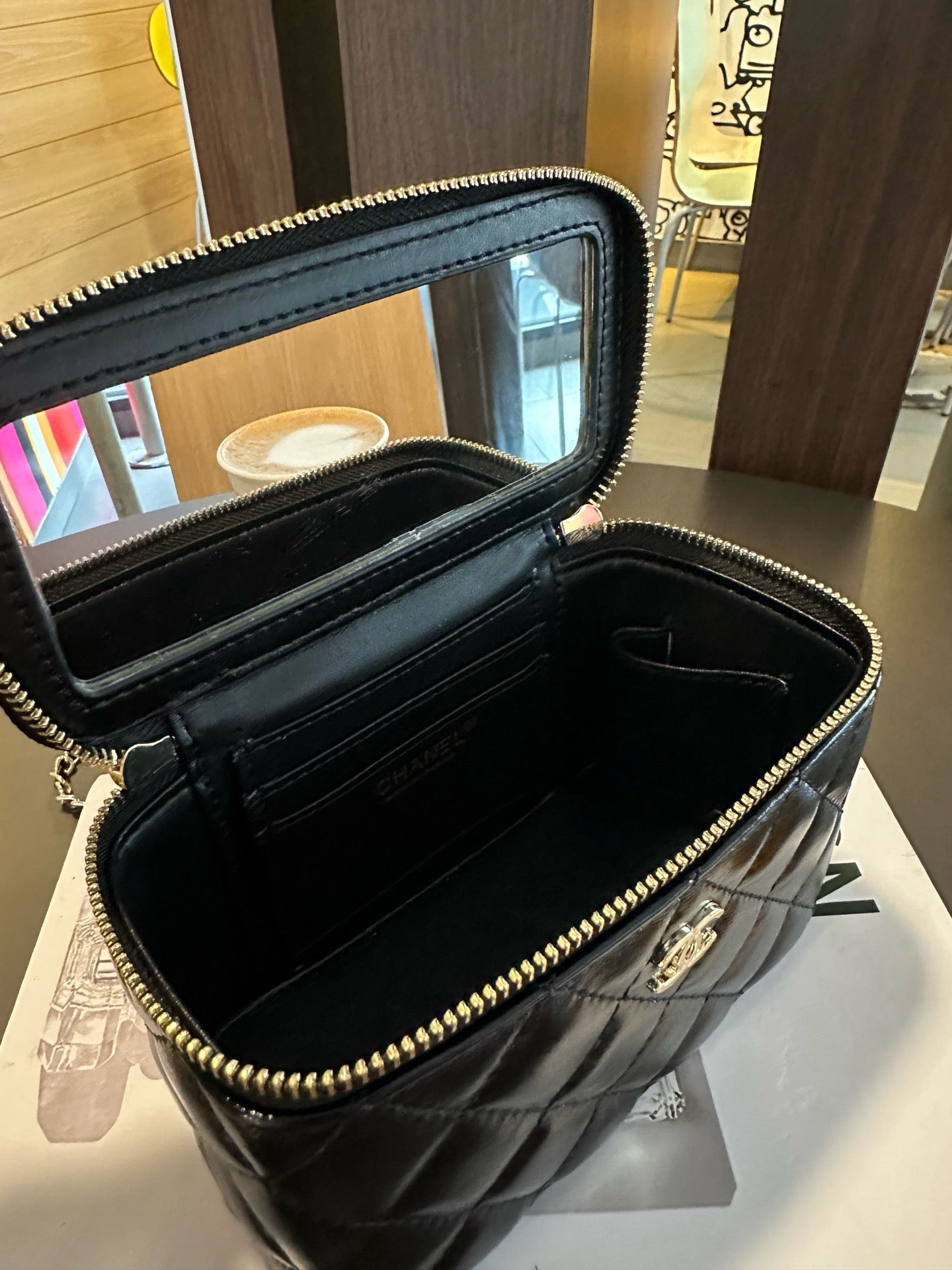 CE-24B twist leather handle box bag