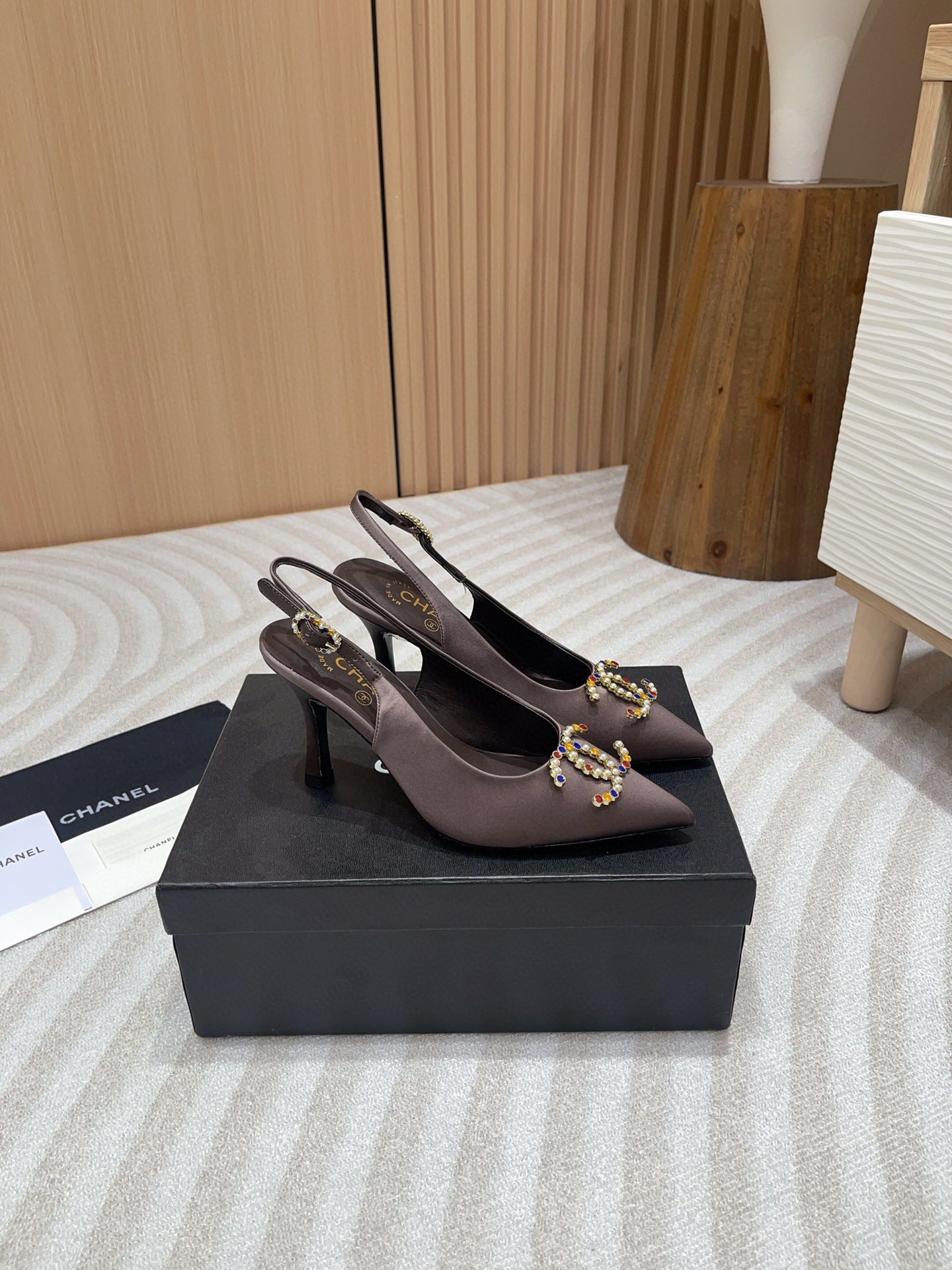 CE-High heel sandals