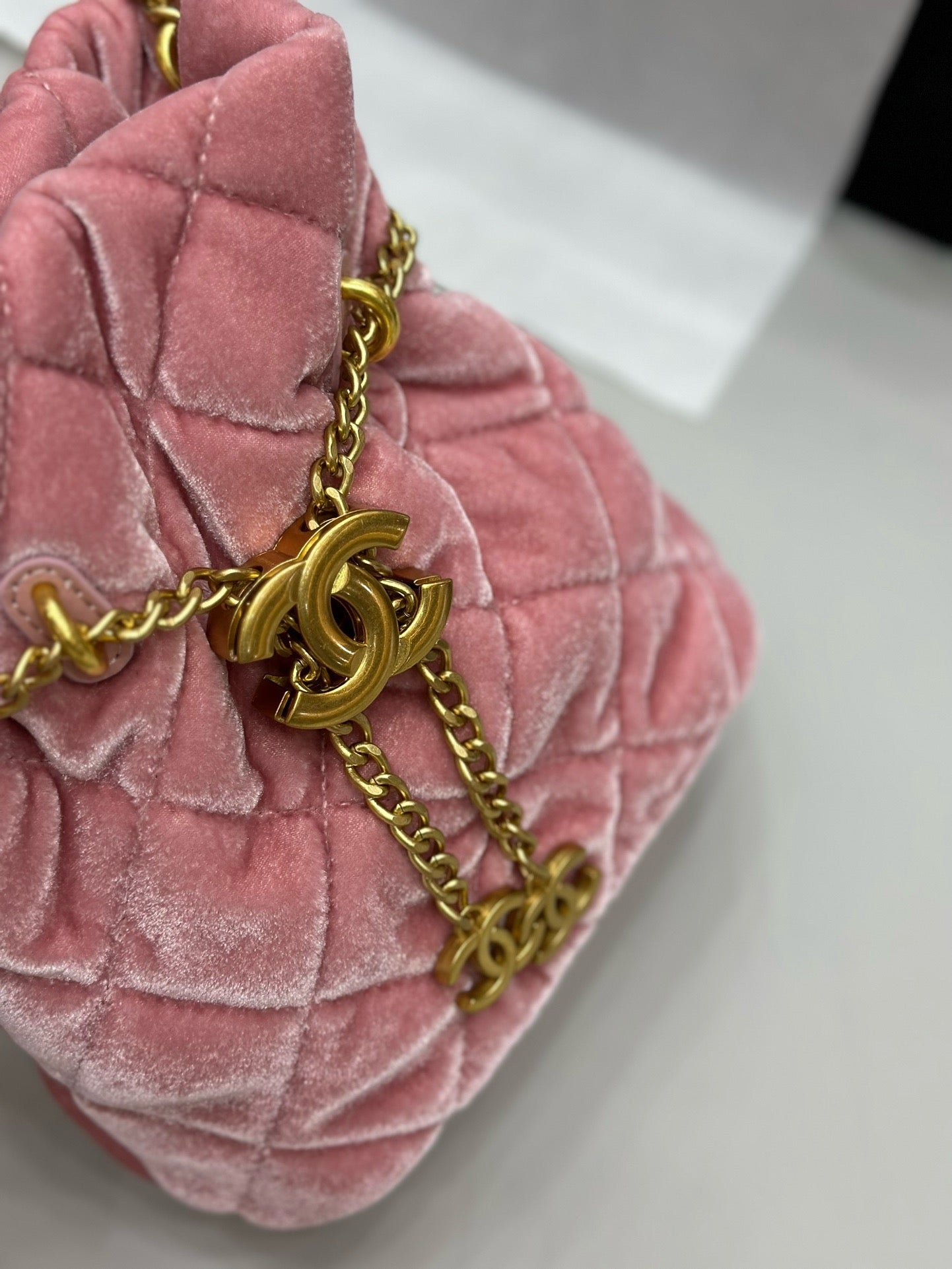 CE-Buckle bucket bag