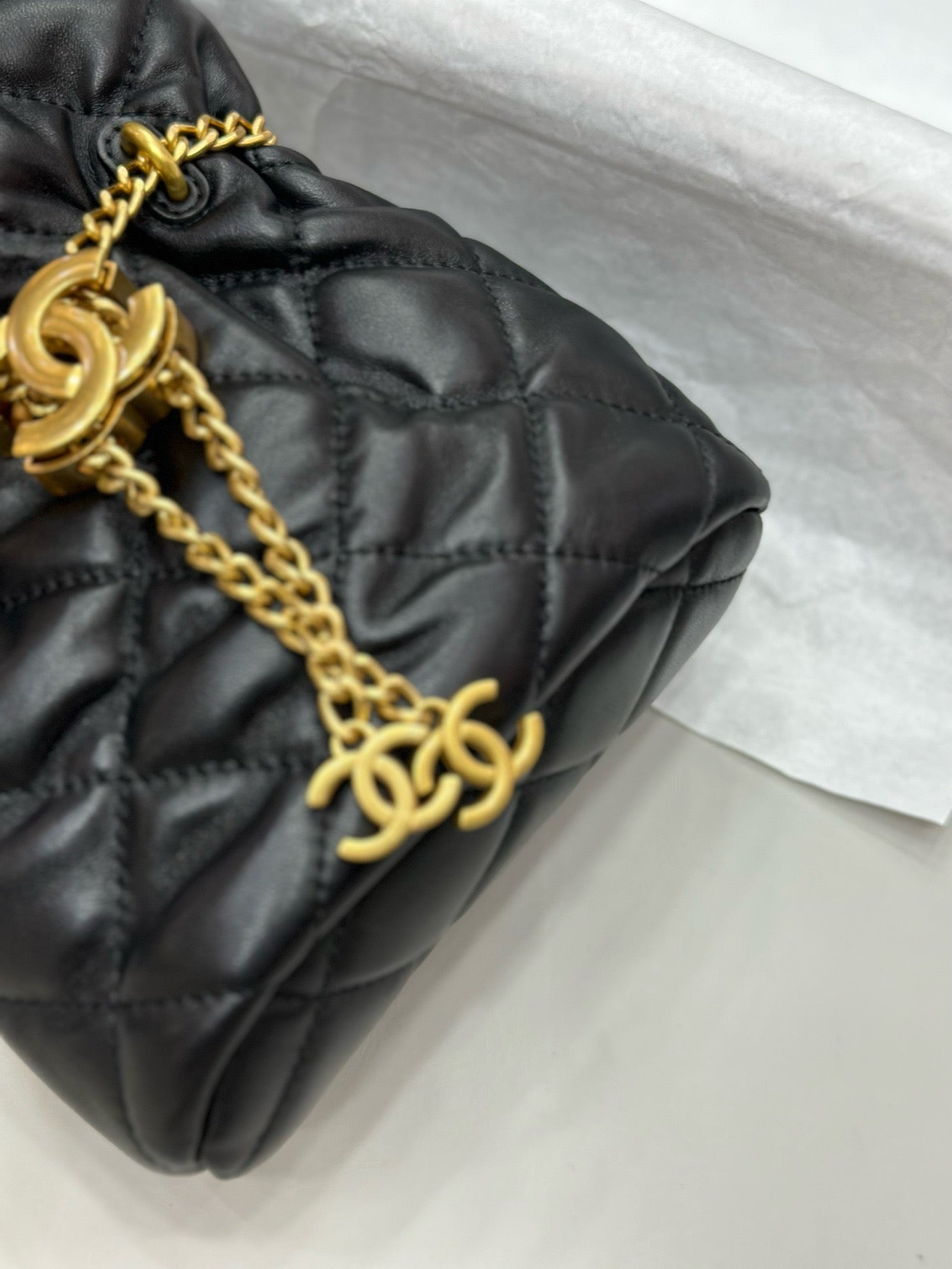 CE-Buckle bucket bag