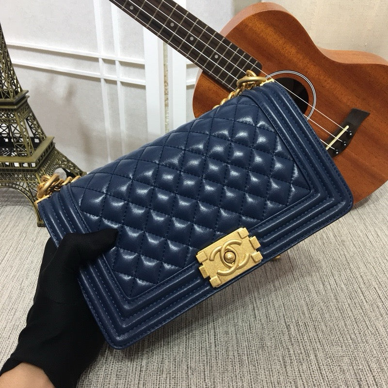 CE-Pearl chain bag