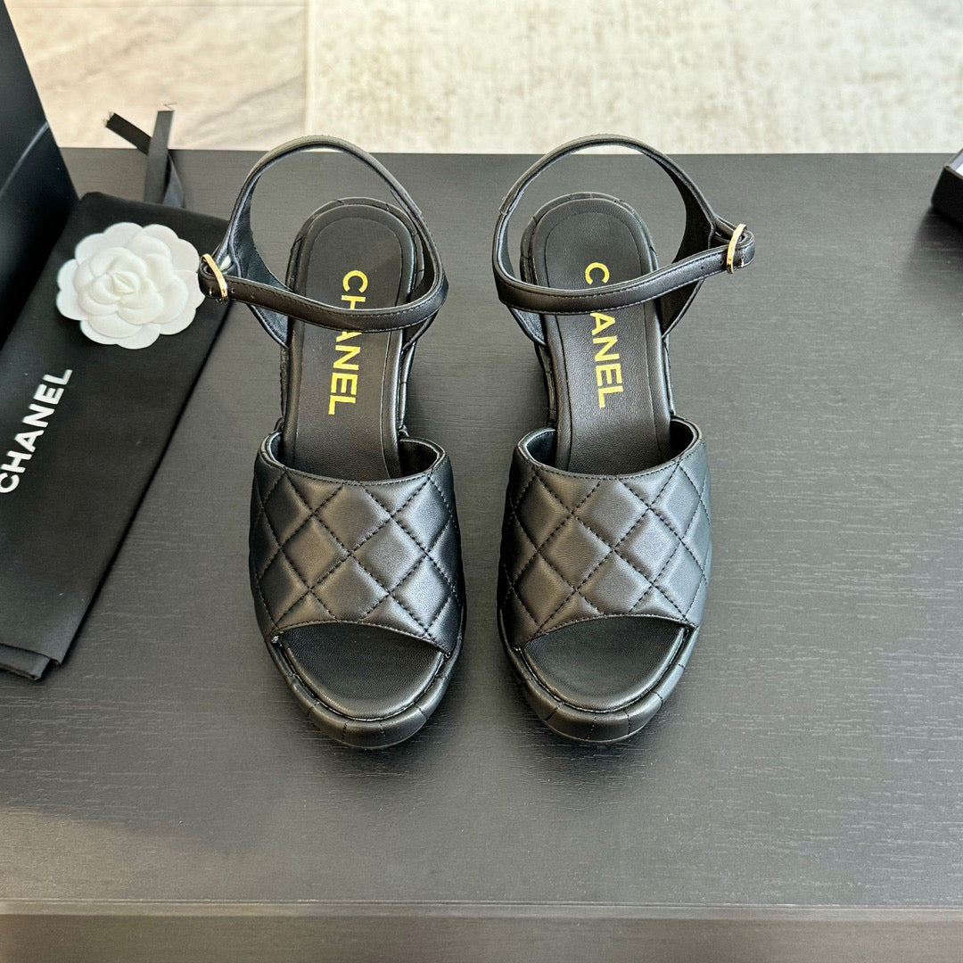 CE-Platform wedge sandals
