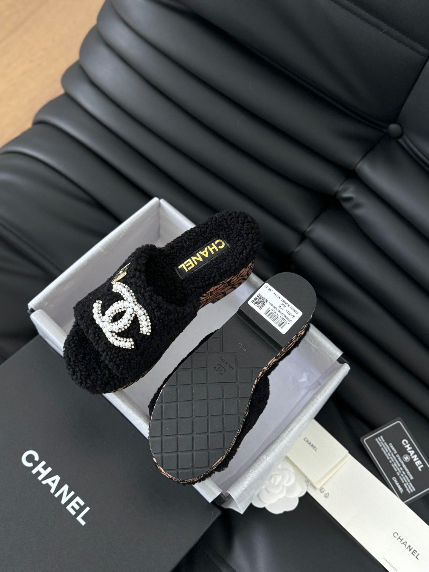 CE-New furry slippers