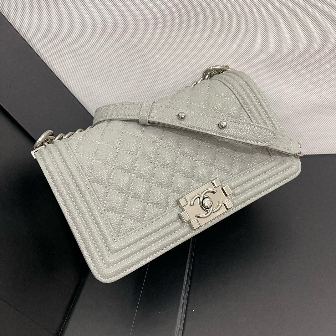 CE-Bright silver buckle Vintage