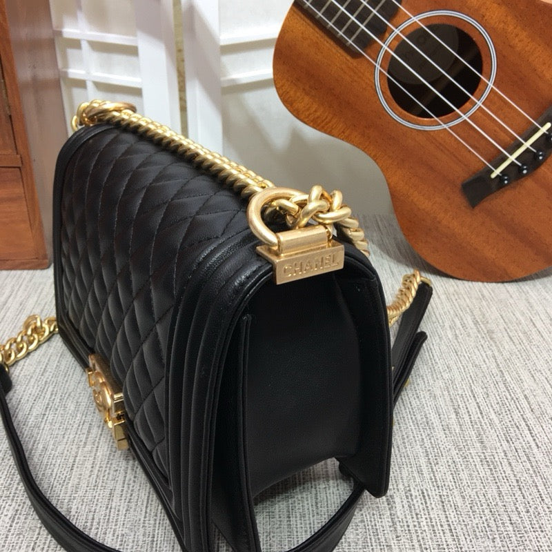 CE-Pearl chain bag