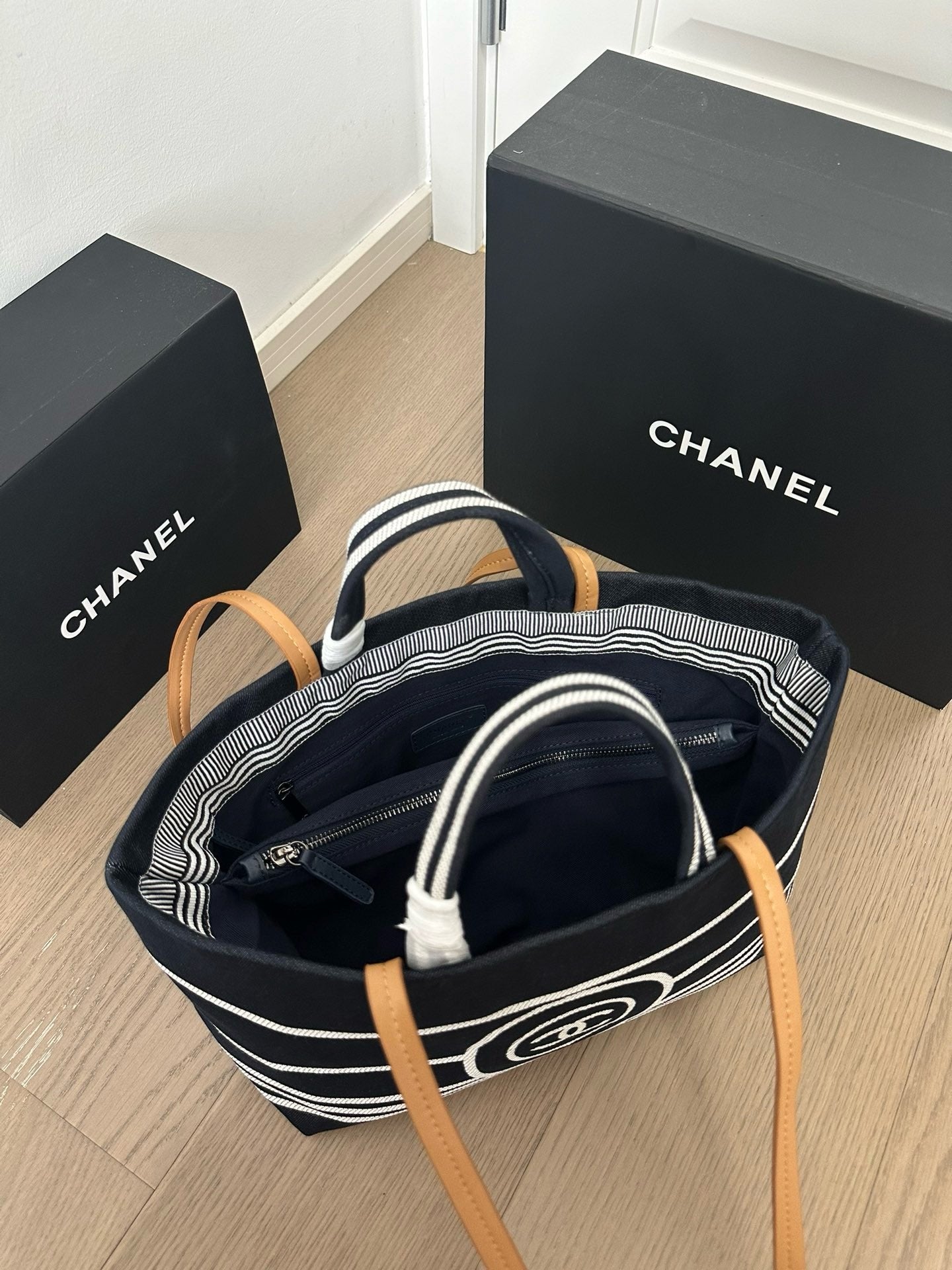CE-Navy striped beach bag