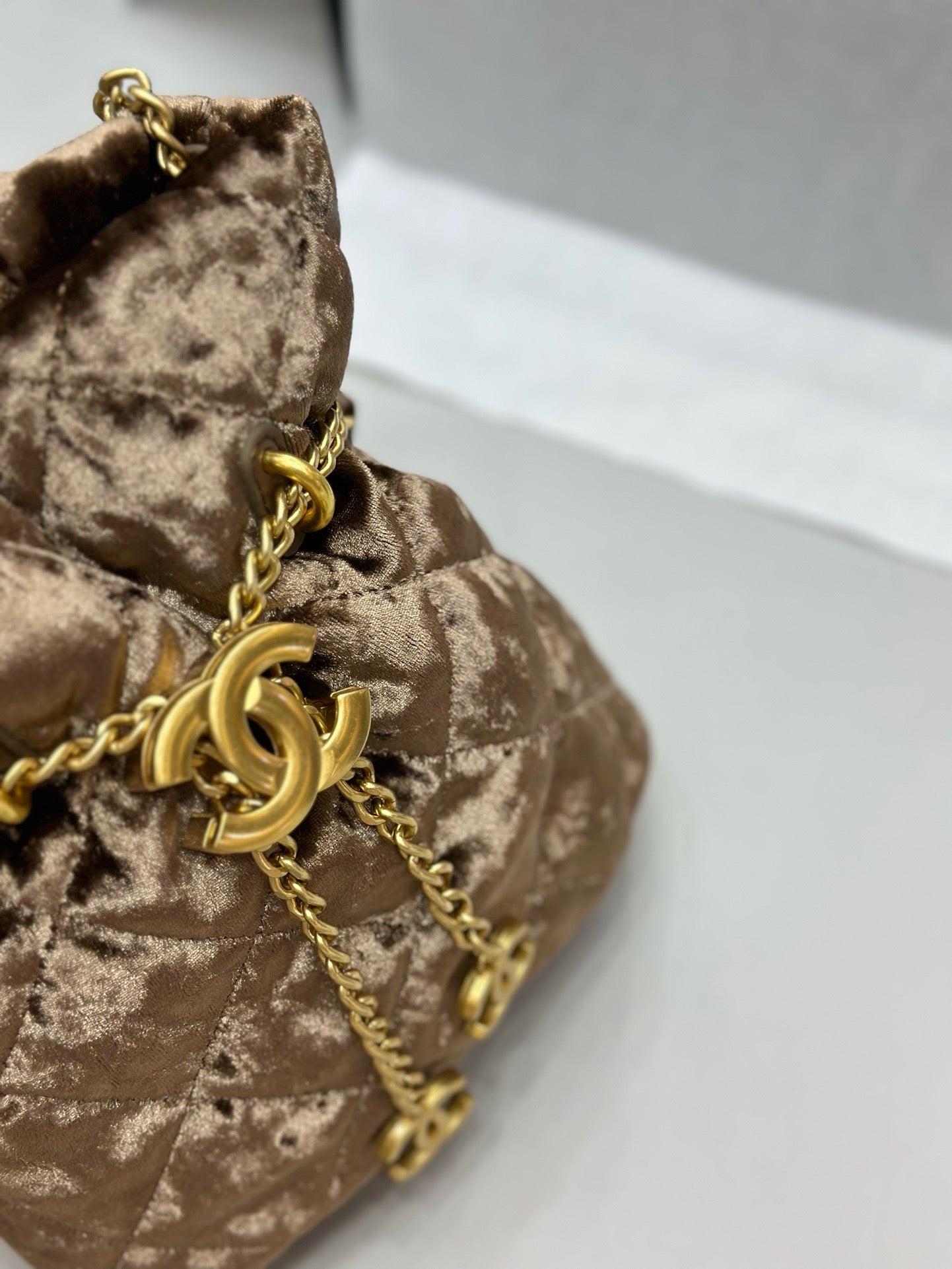 CE-Buckle bucket bag