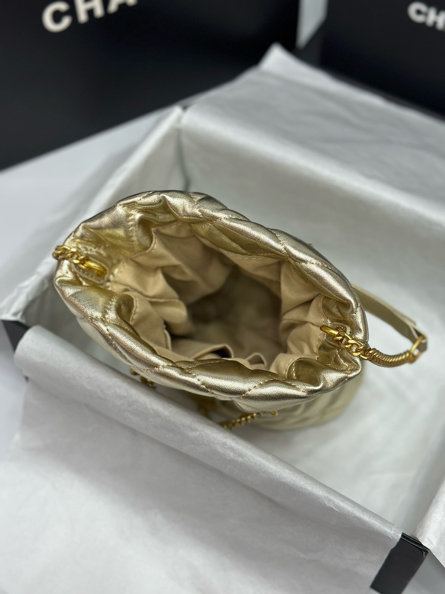 CE-Buckle bucket bag