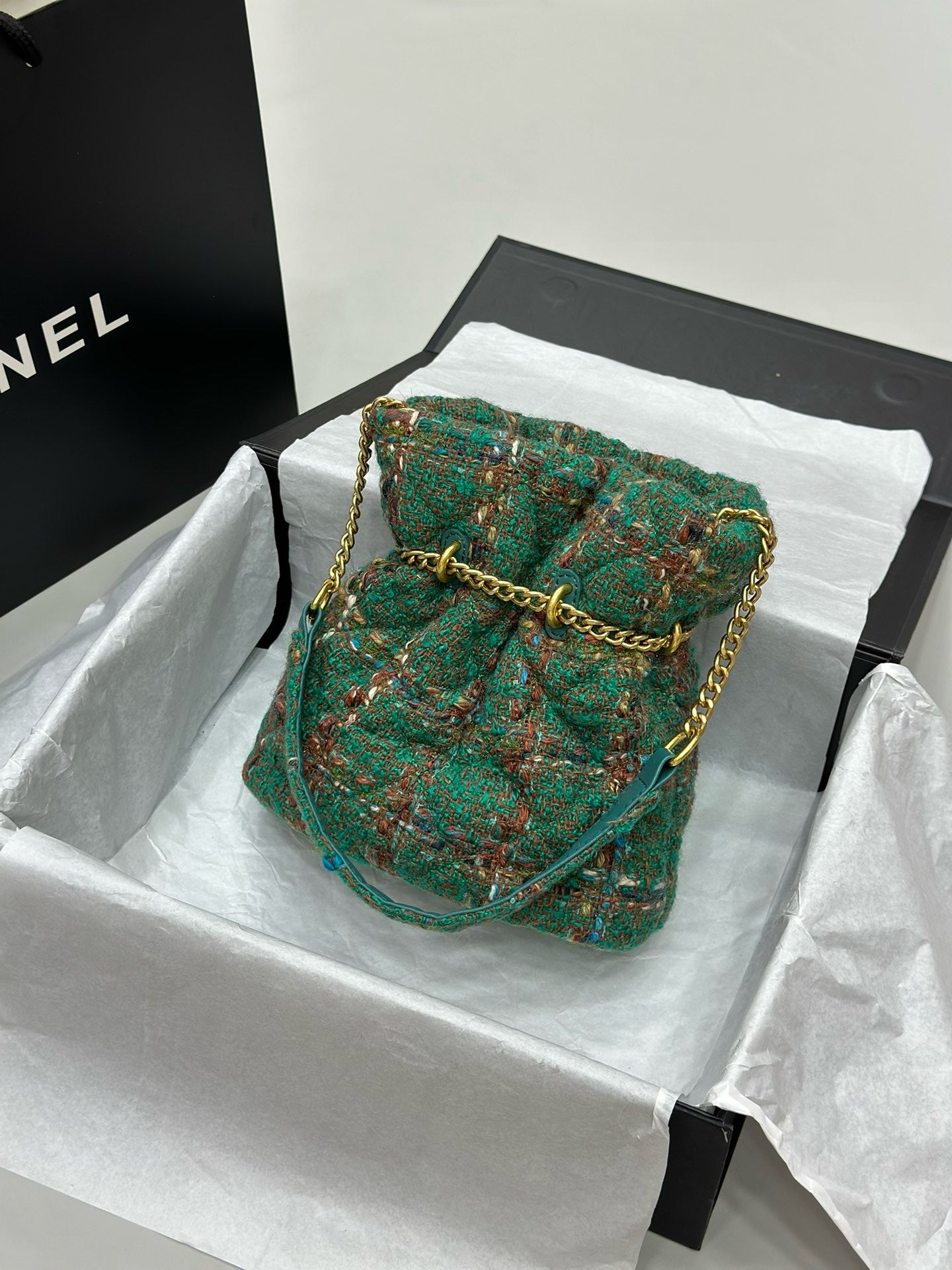 CE-Buckle bucket bag