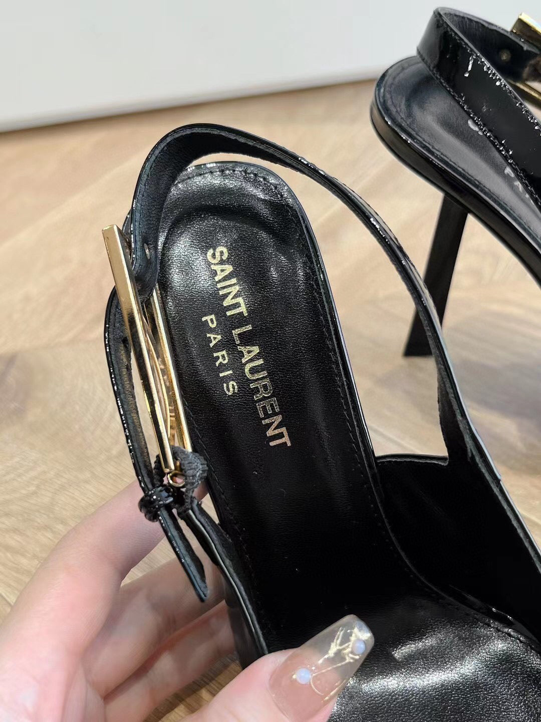 Y-Saint Laurent