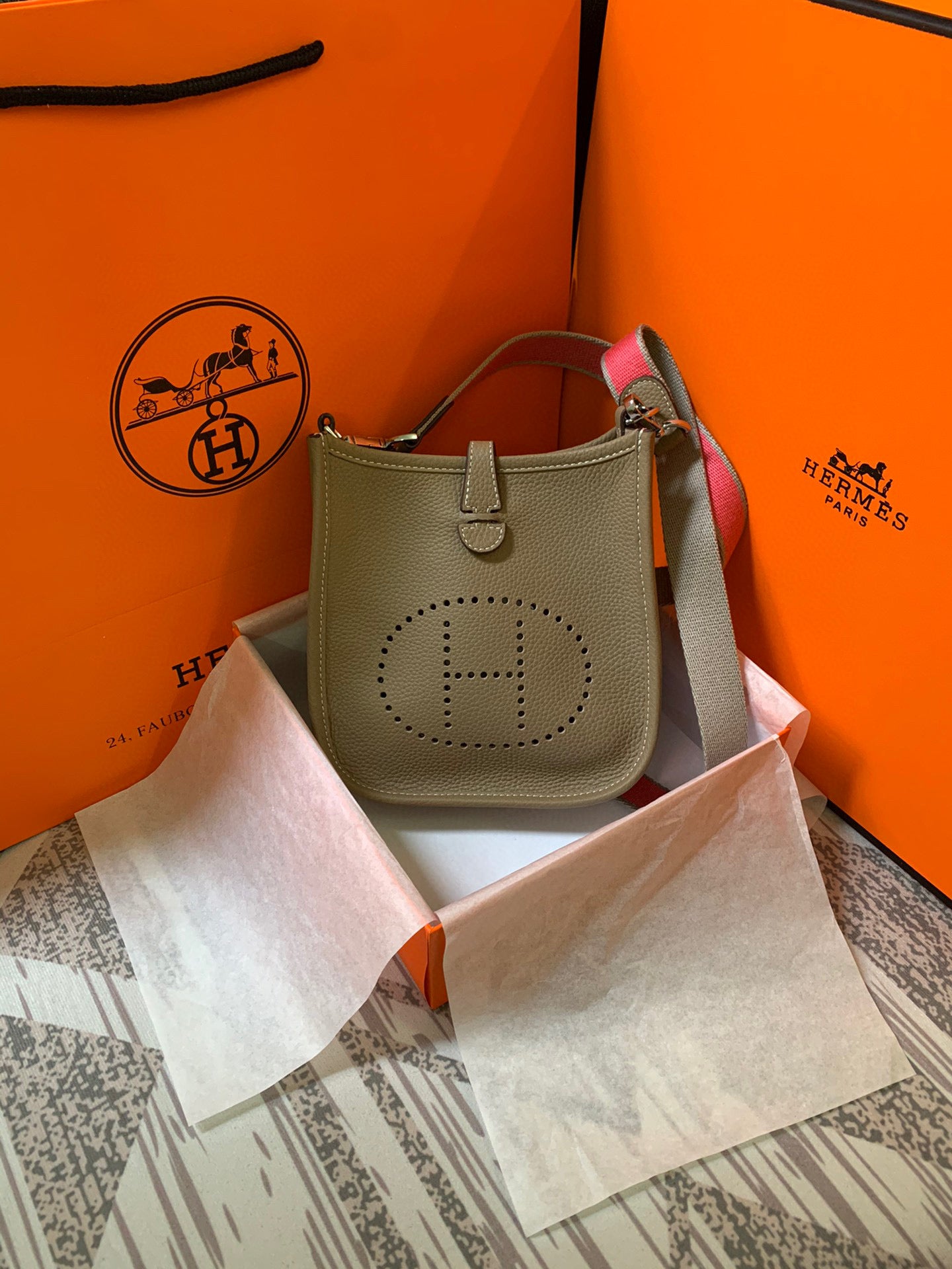 H-Evelyne mini