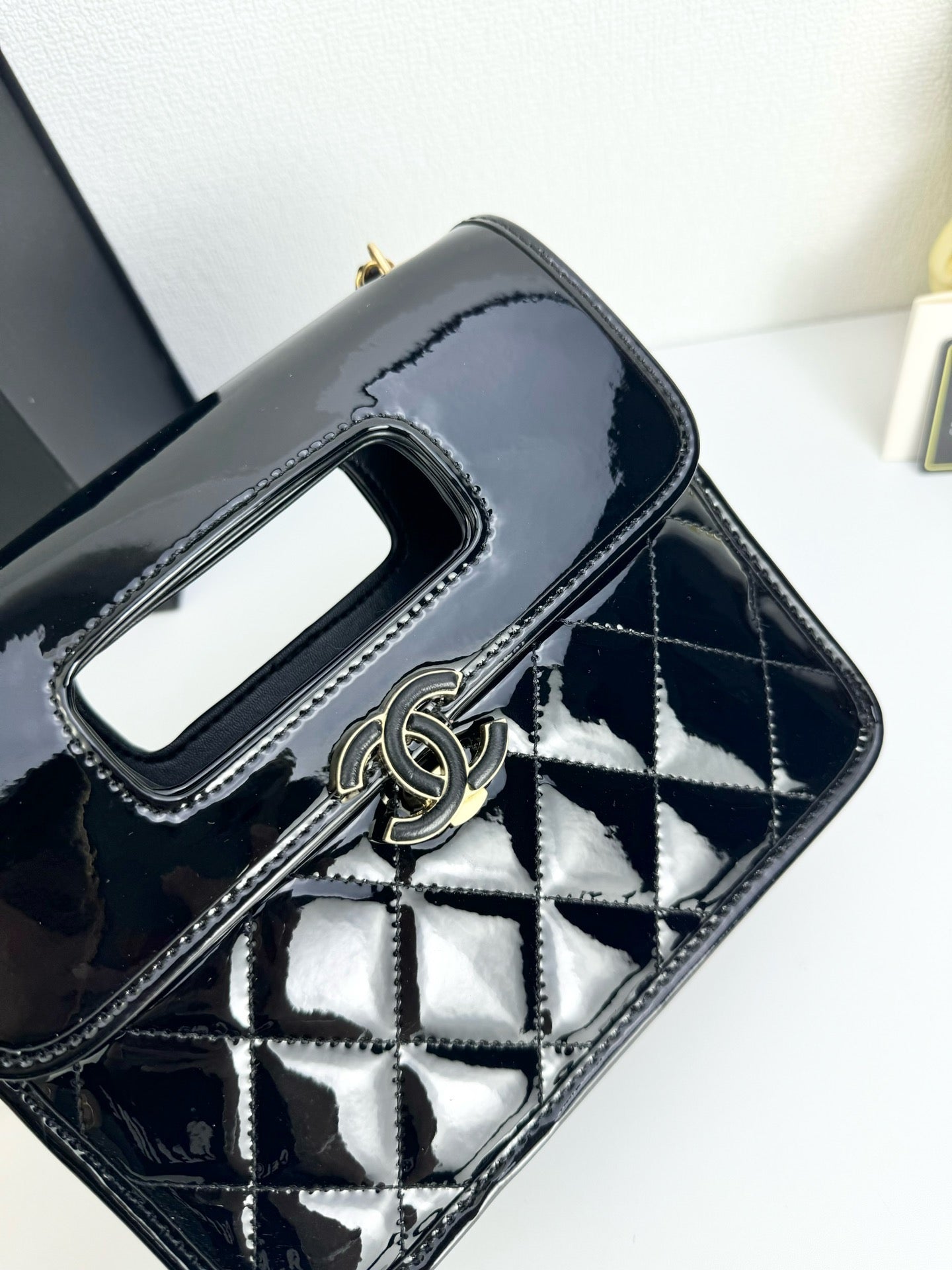 CE-Crossbody briefcase