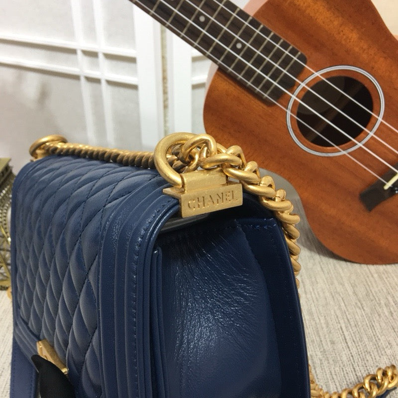 CE-Pearl chain bag