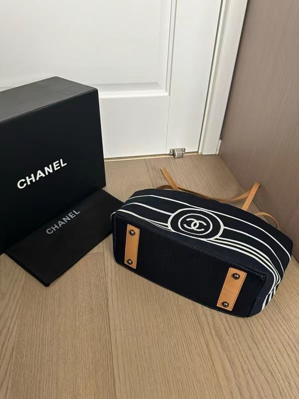 CE-Navy striped beach bag