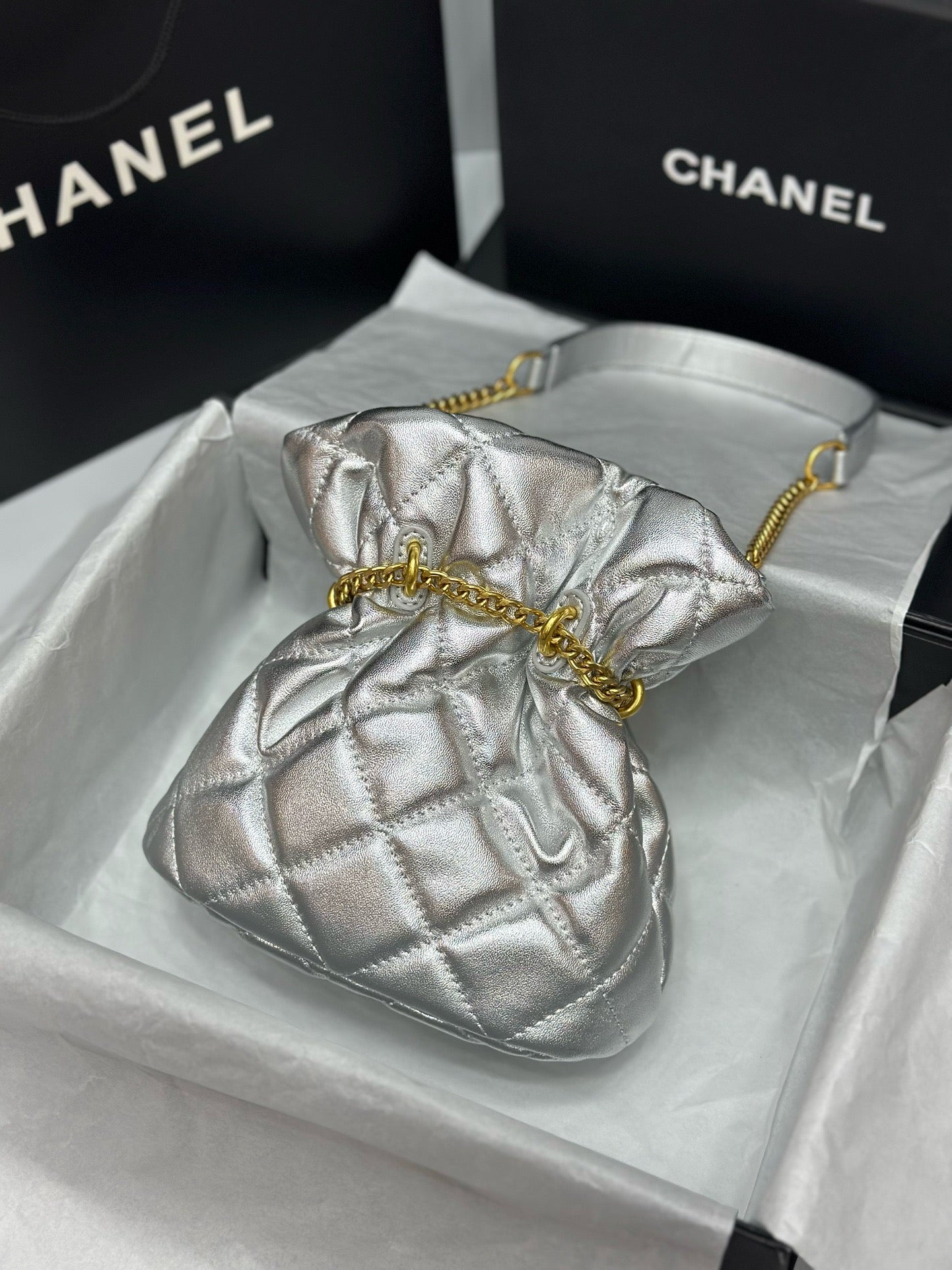 CE-Buckle bucket bag