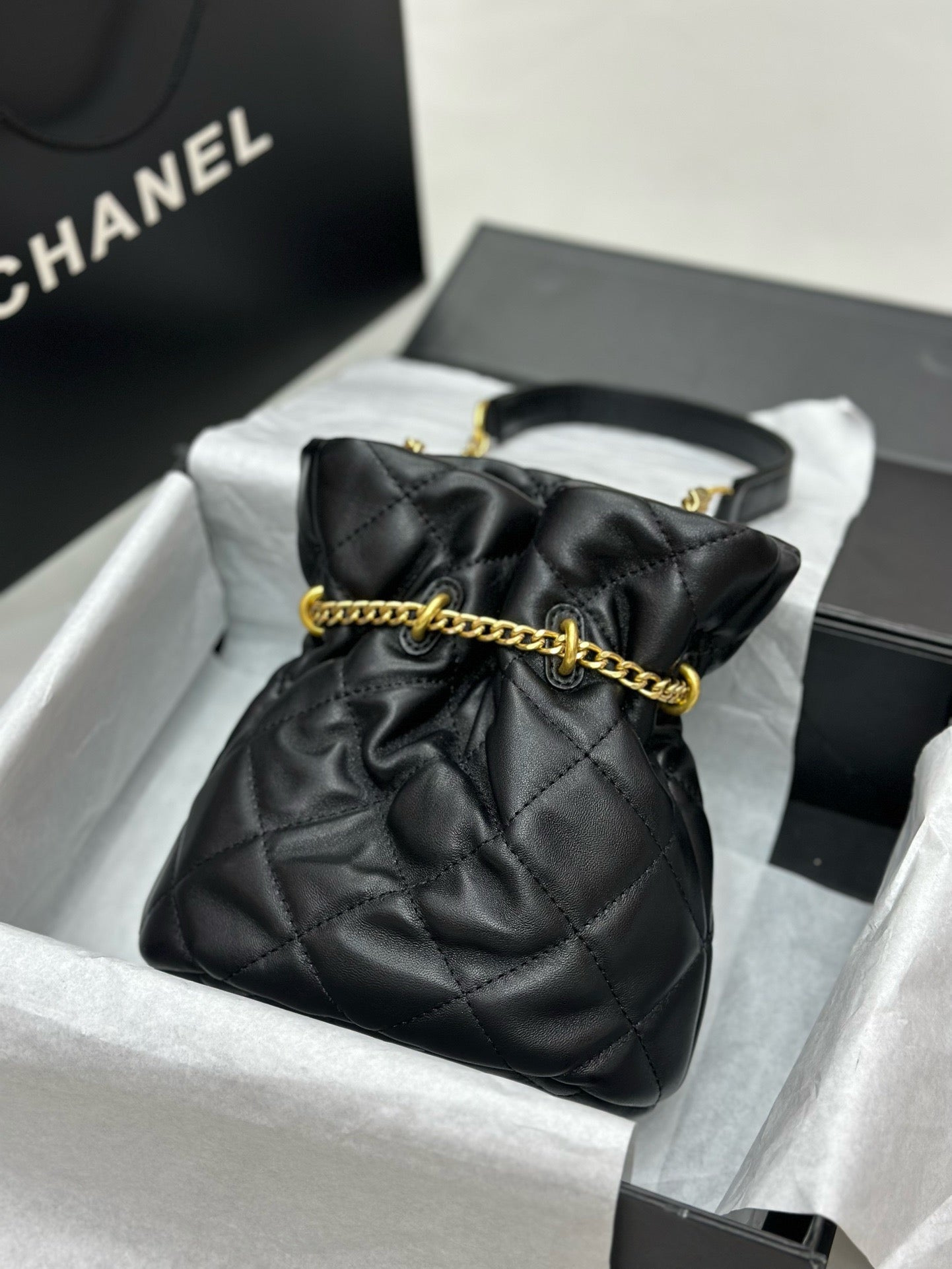 CE-Buckle bucket bag