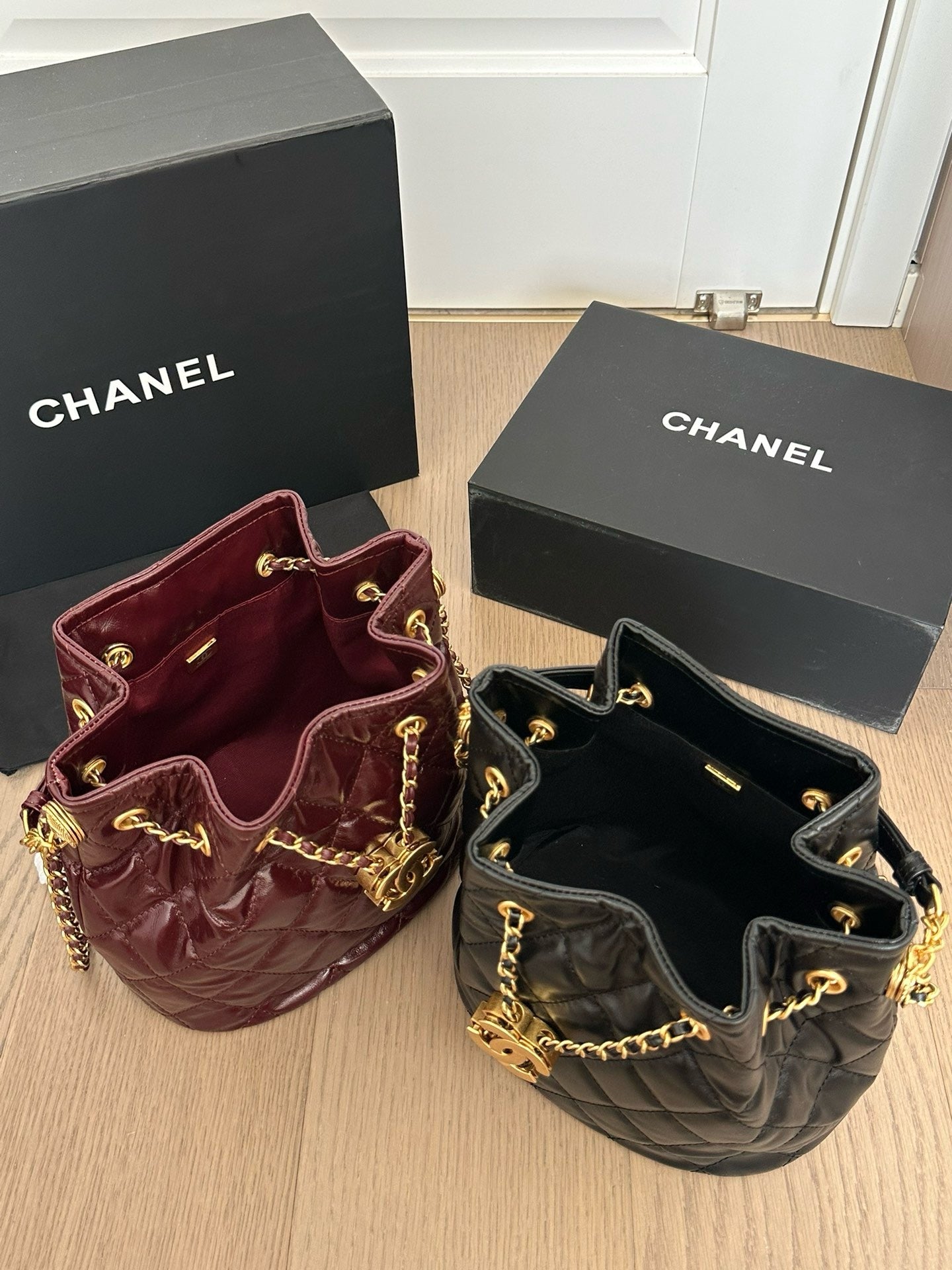CE-Gold coin bucket bag