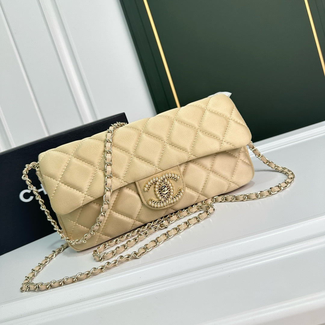 CE-Stunning velvet evening bag