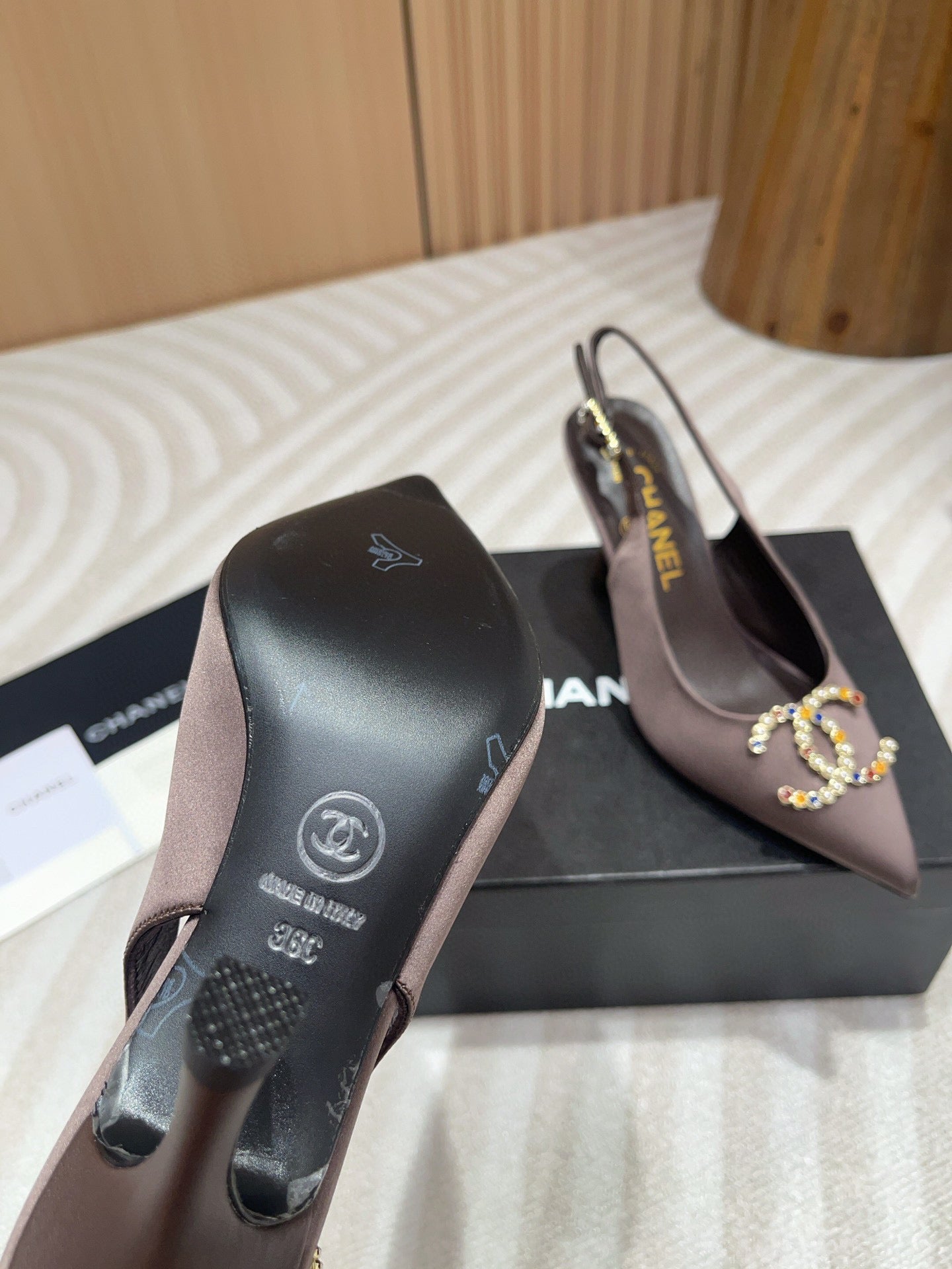 CE-High heel sandals