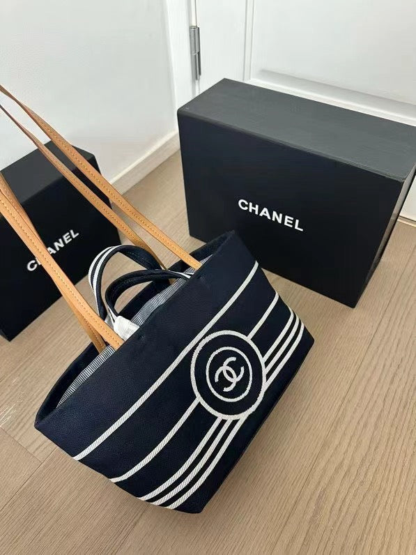 CE-Navy striped beach bag