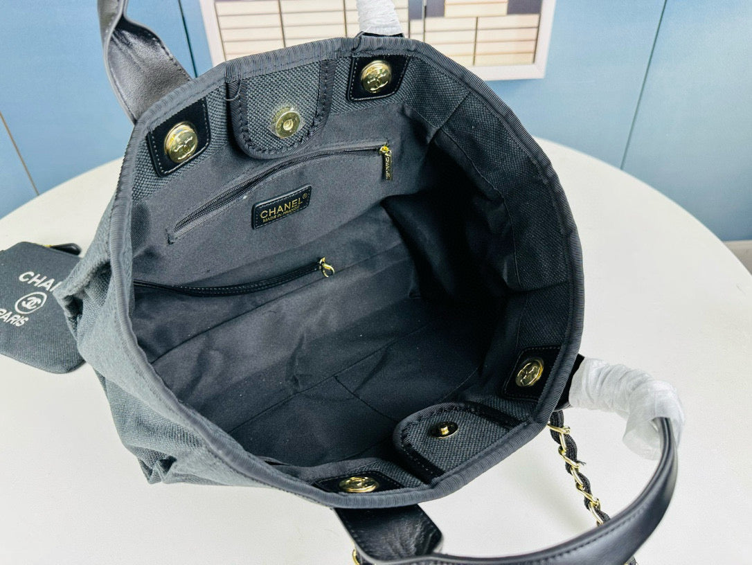 CE-Beach bag yet🏖️