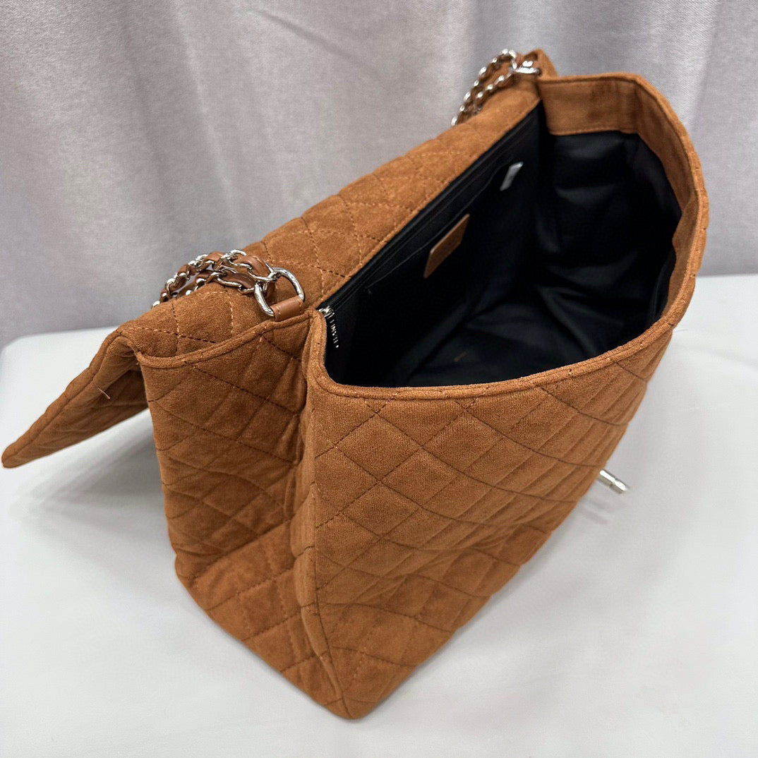 CE-Velvet airport bag