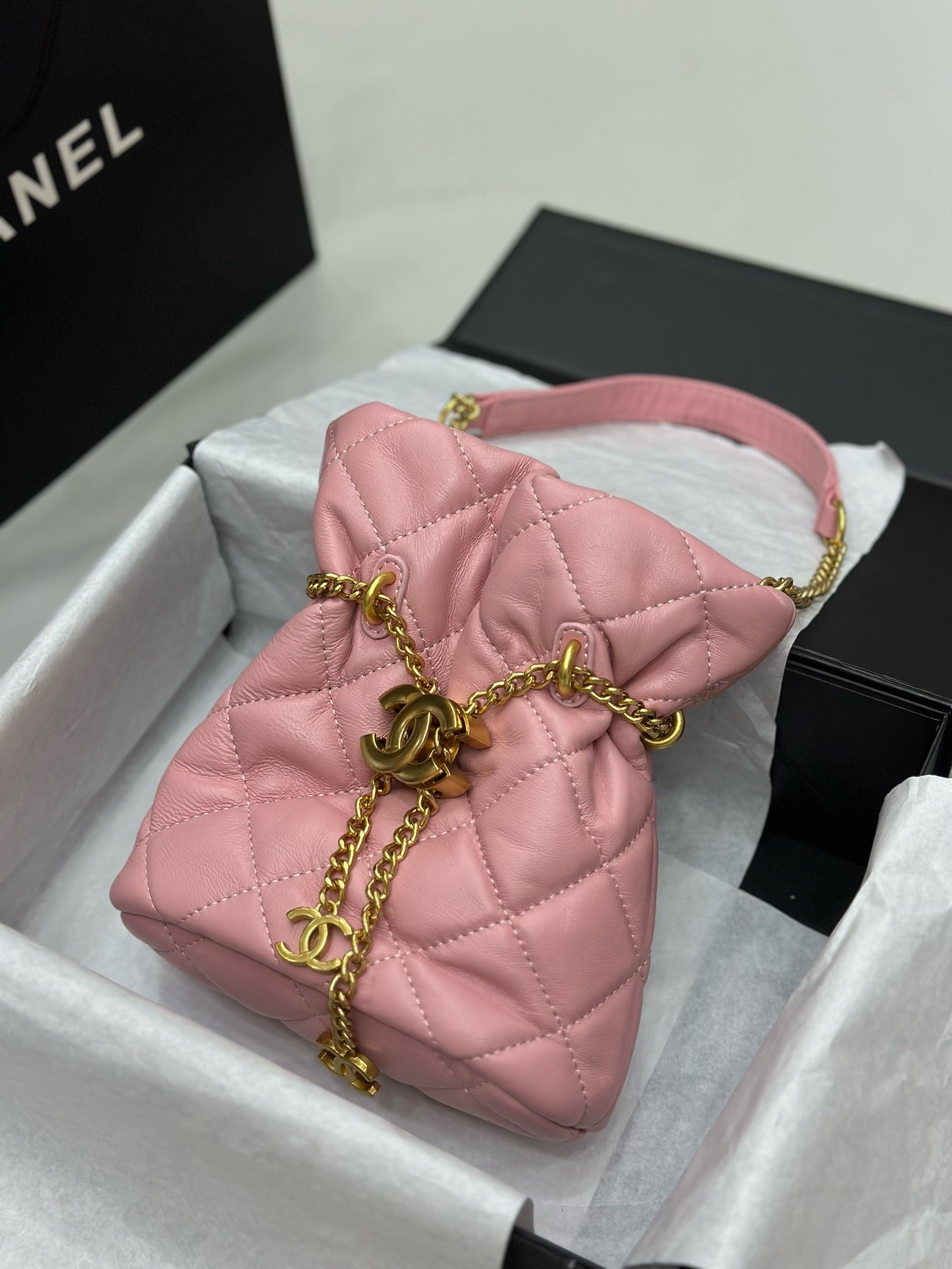 CE-Buckle bucket bag