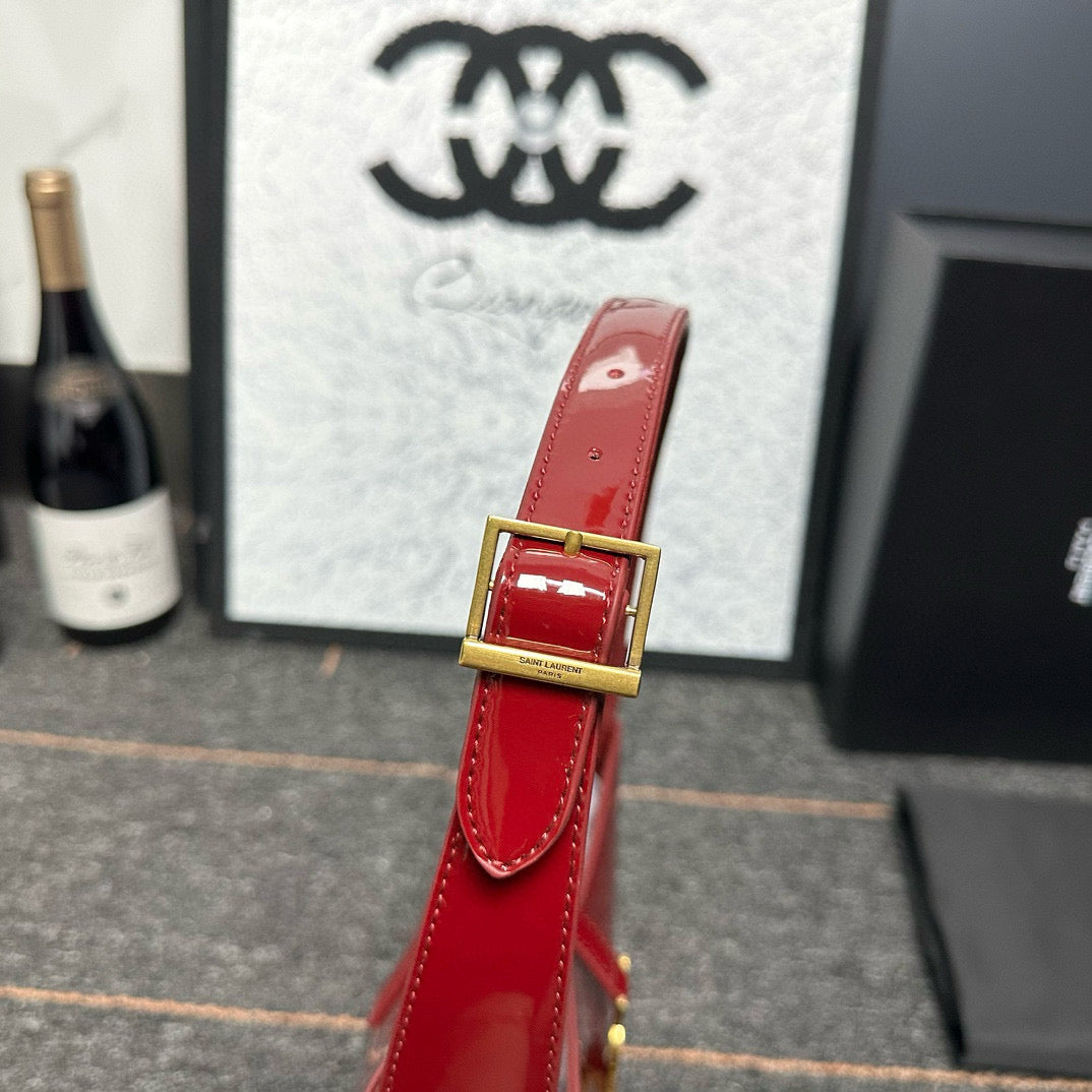 Y-2024 spring and summer new patent leather armpit bag!