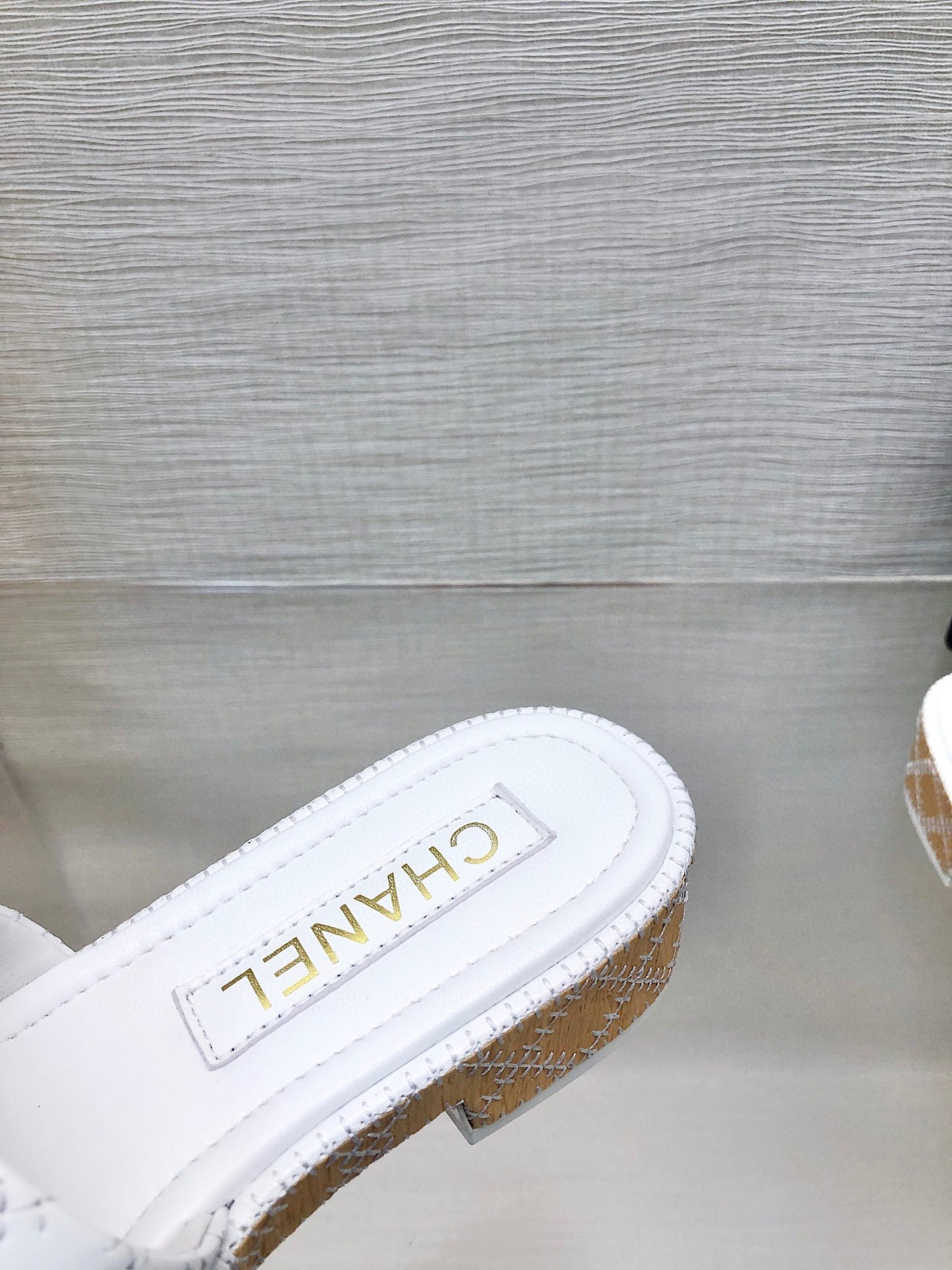 CE-Embroidered logo slippersCE-Embroidered logo slippers