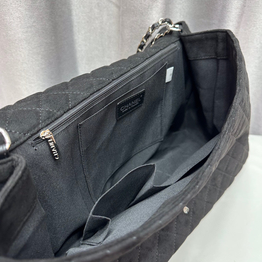 CE-Velvet airport bag