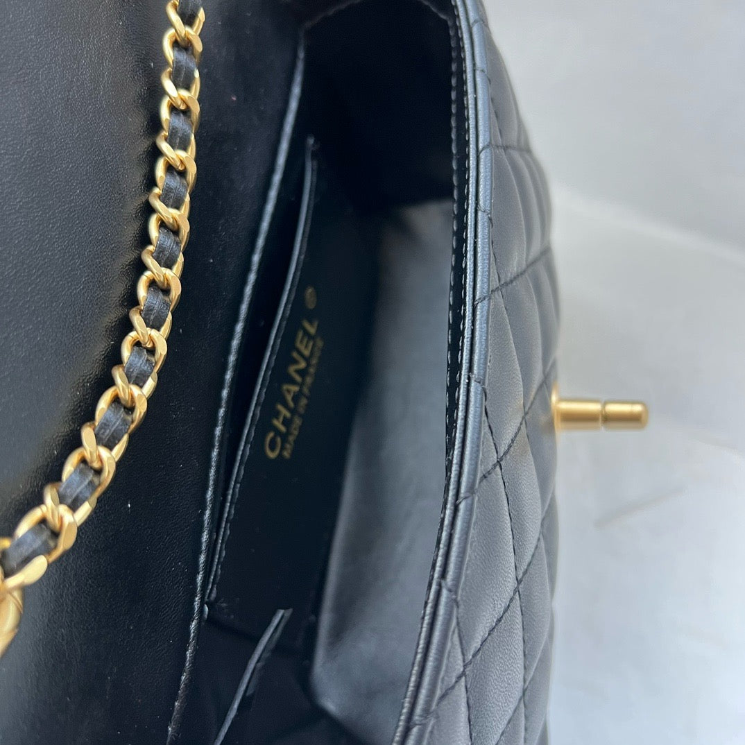 CE-24B’s latest metal adjustable flap bag