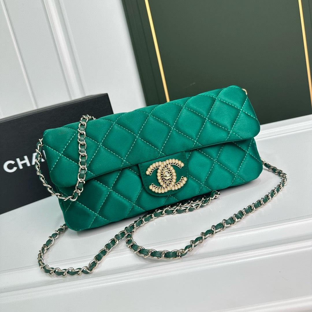 CE-Stunning velvet evening bag