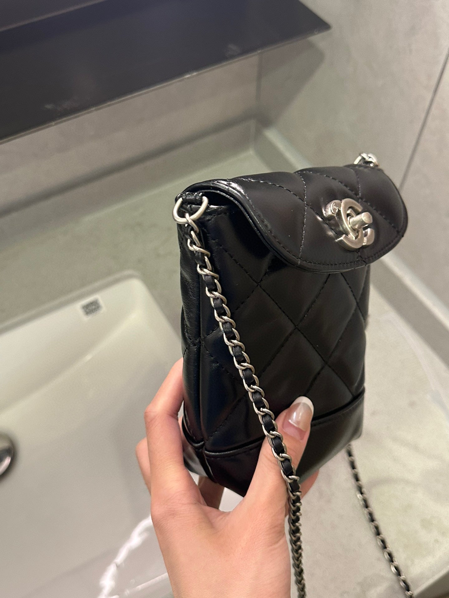 CE-Cowhide black mobile phone bag