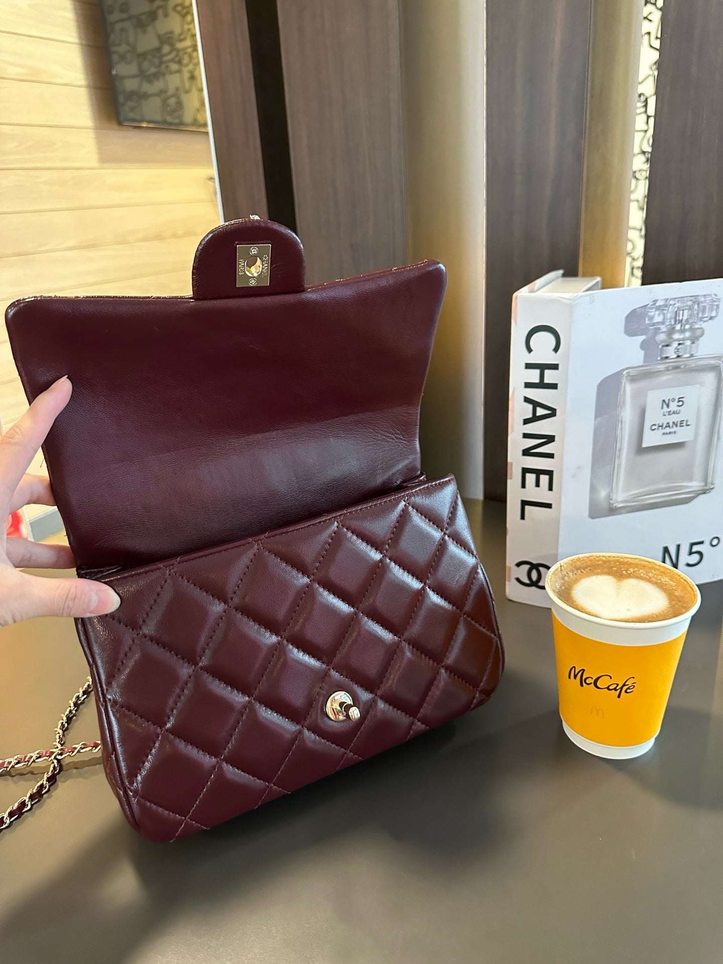 CE-24B twist leather handle