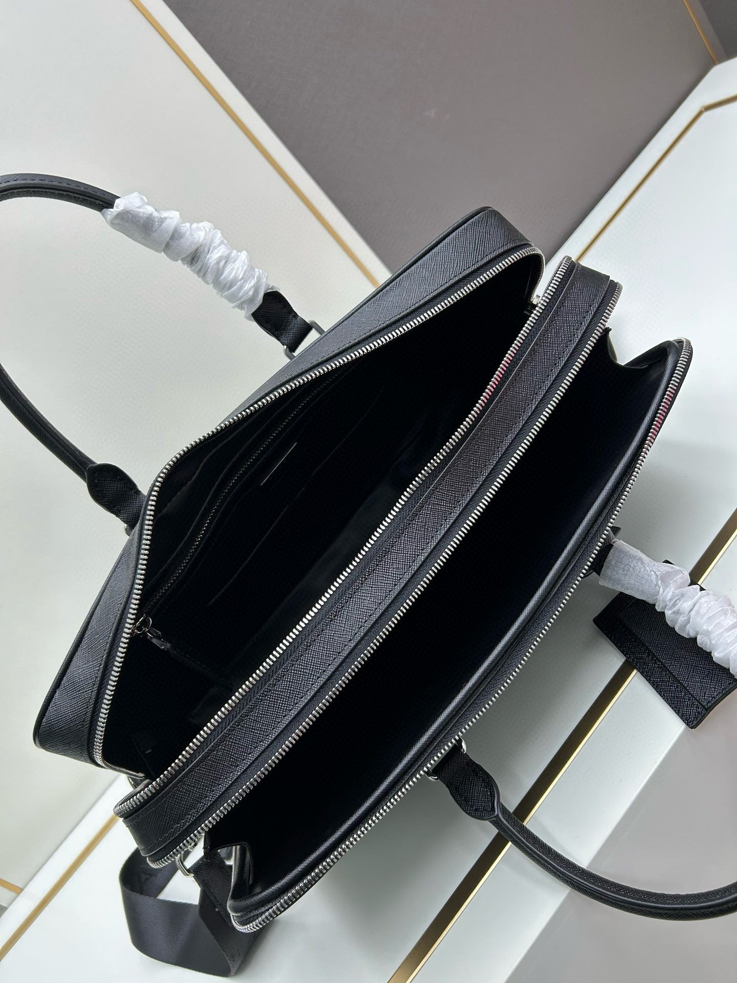 P-Double layer briefcaseDouble layer briefcase
