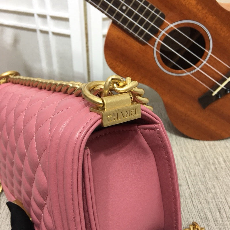 CE-Pearl chain bag