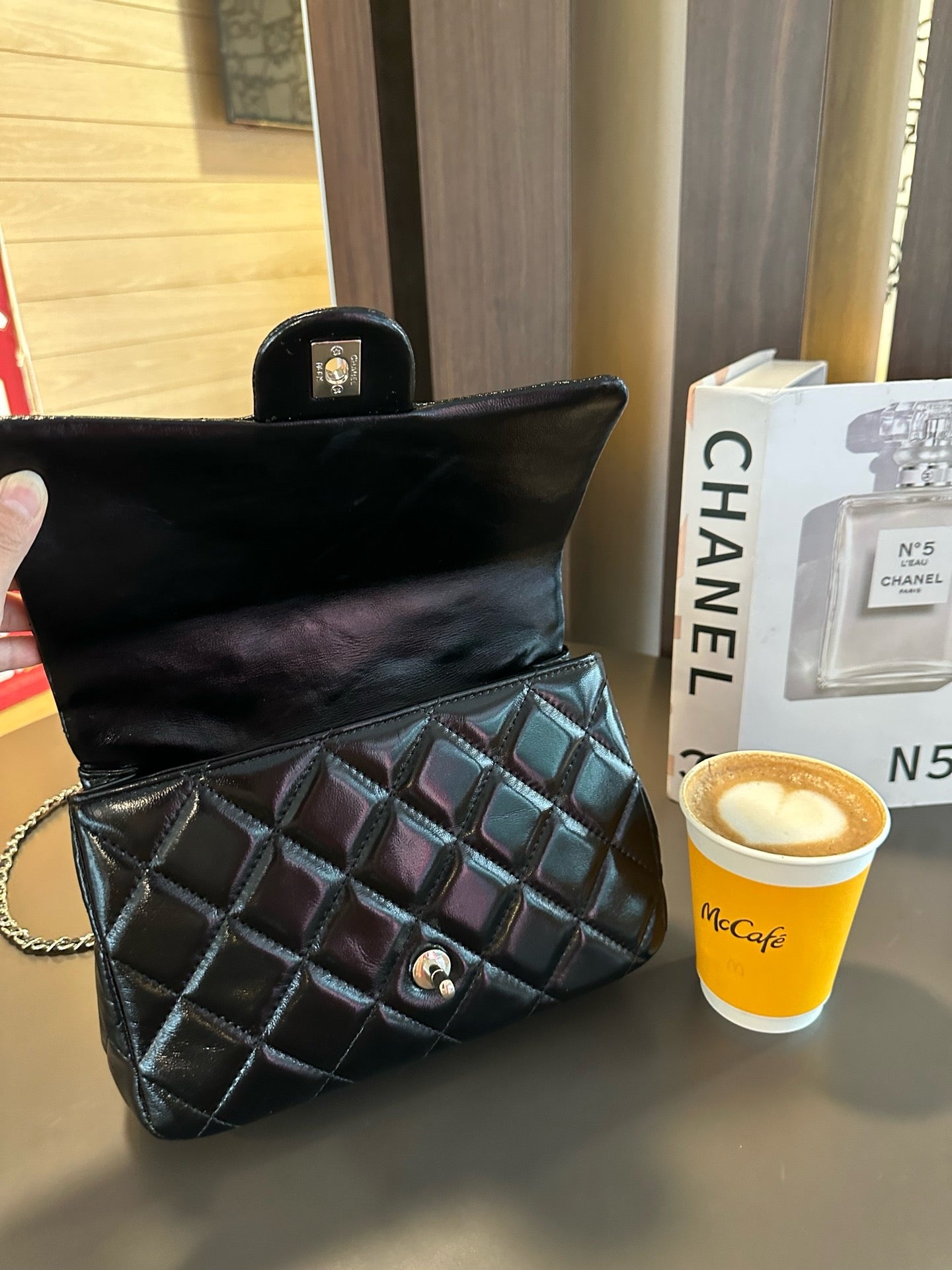 CE-24B twist leather handle