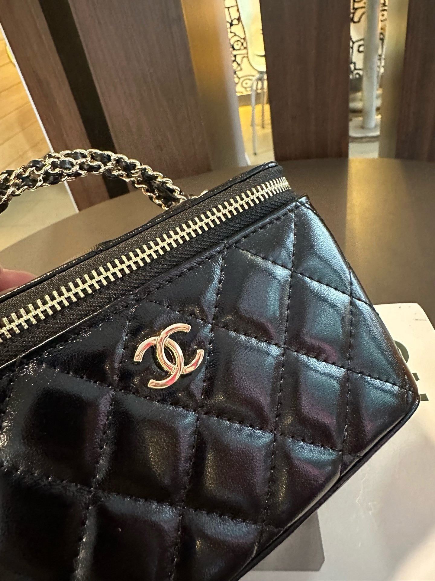 CE-24B twist leather handle box bag