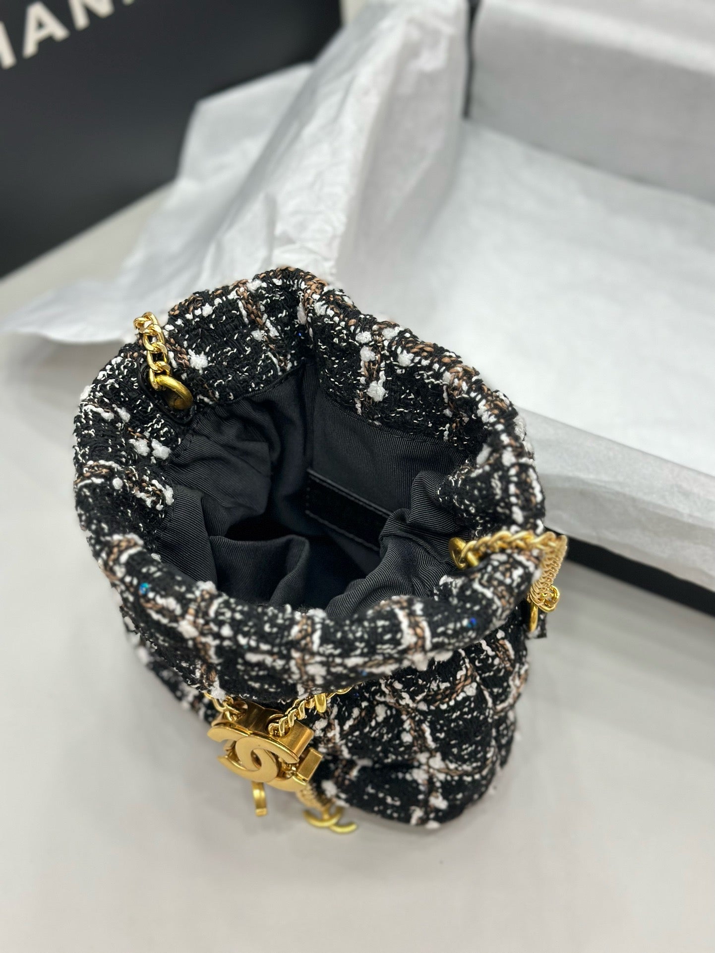 CE-Buckle bucket bag