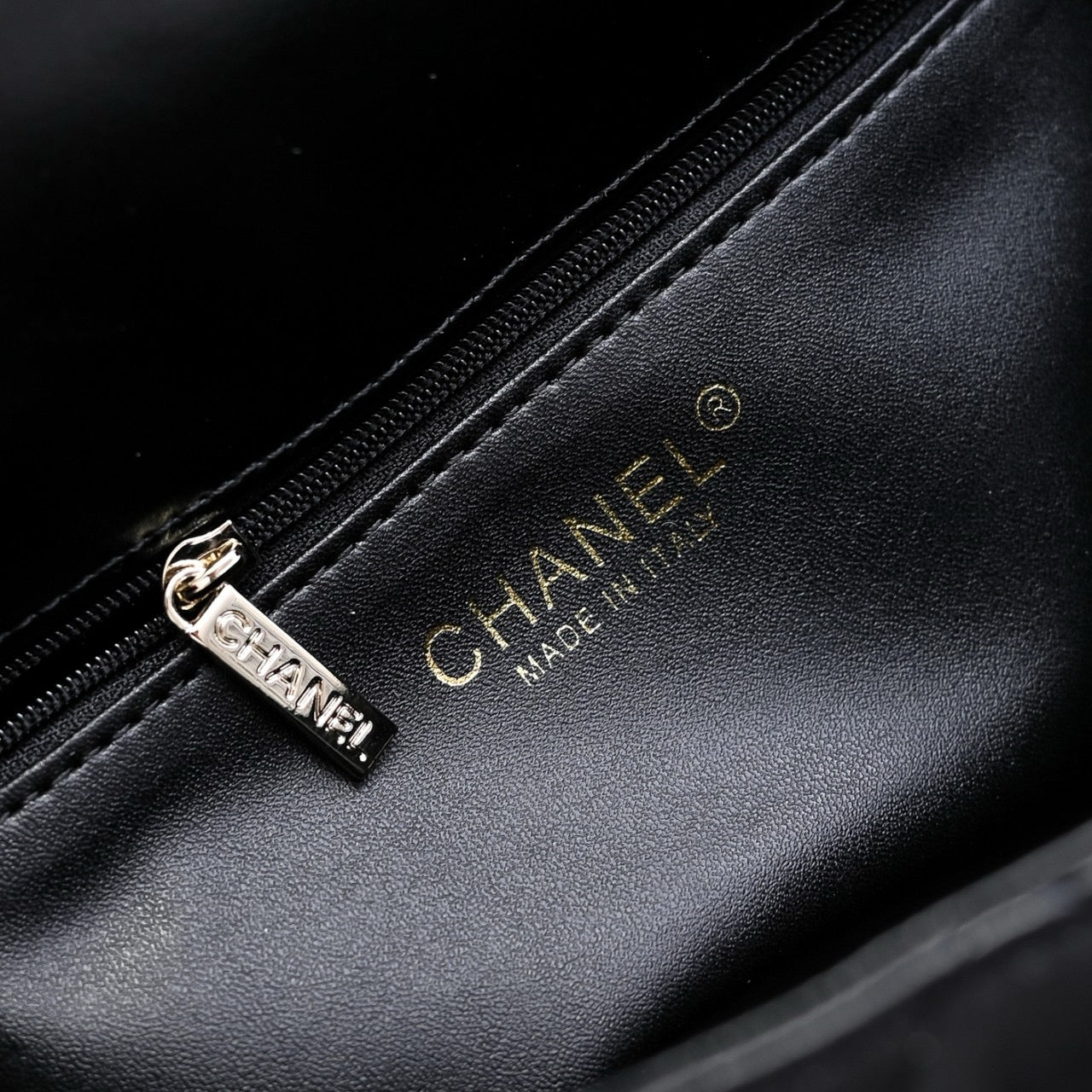 CE-24B Handbags