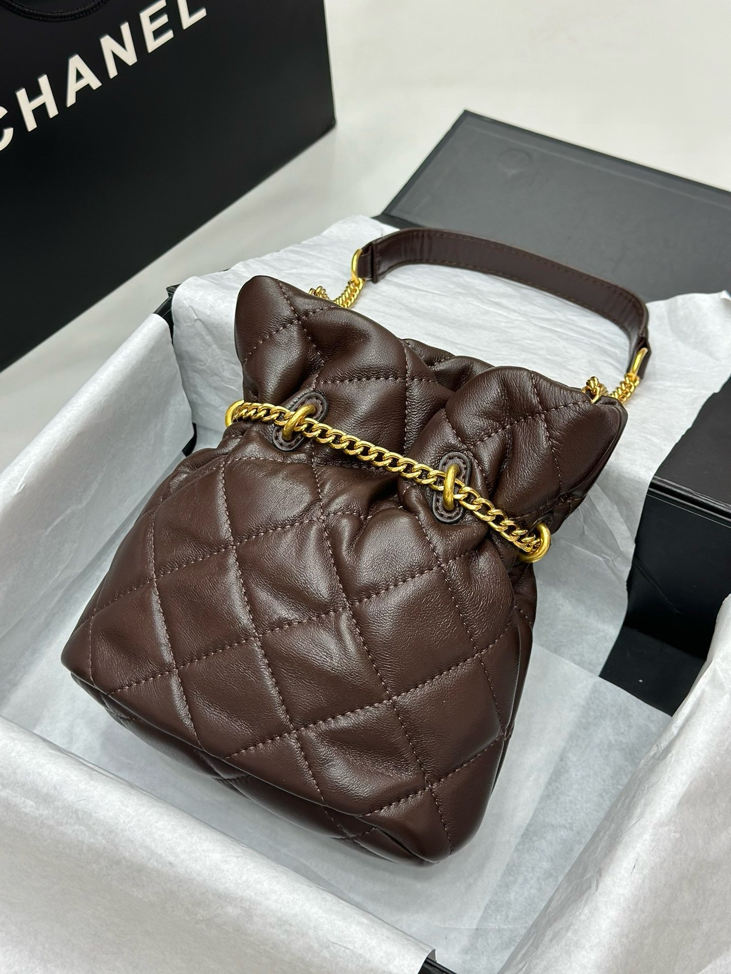 CE-Buckle bucket bag