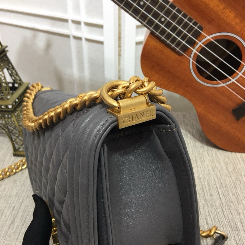 CE-Pearl chain bag