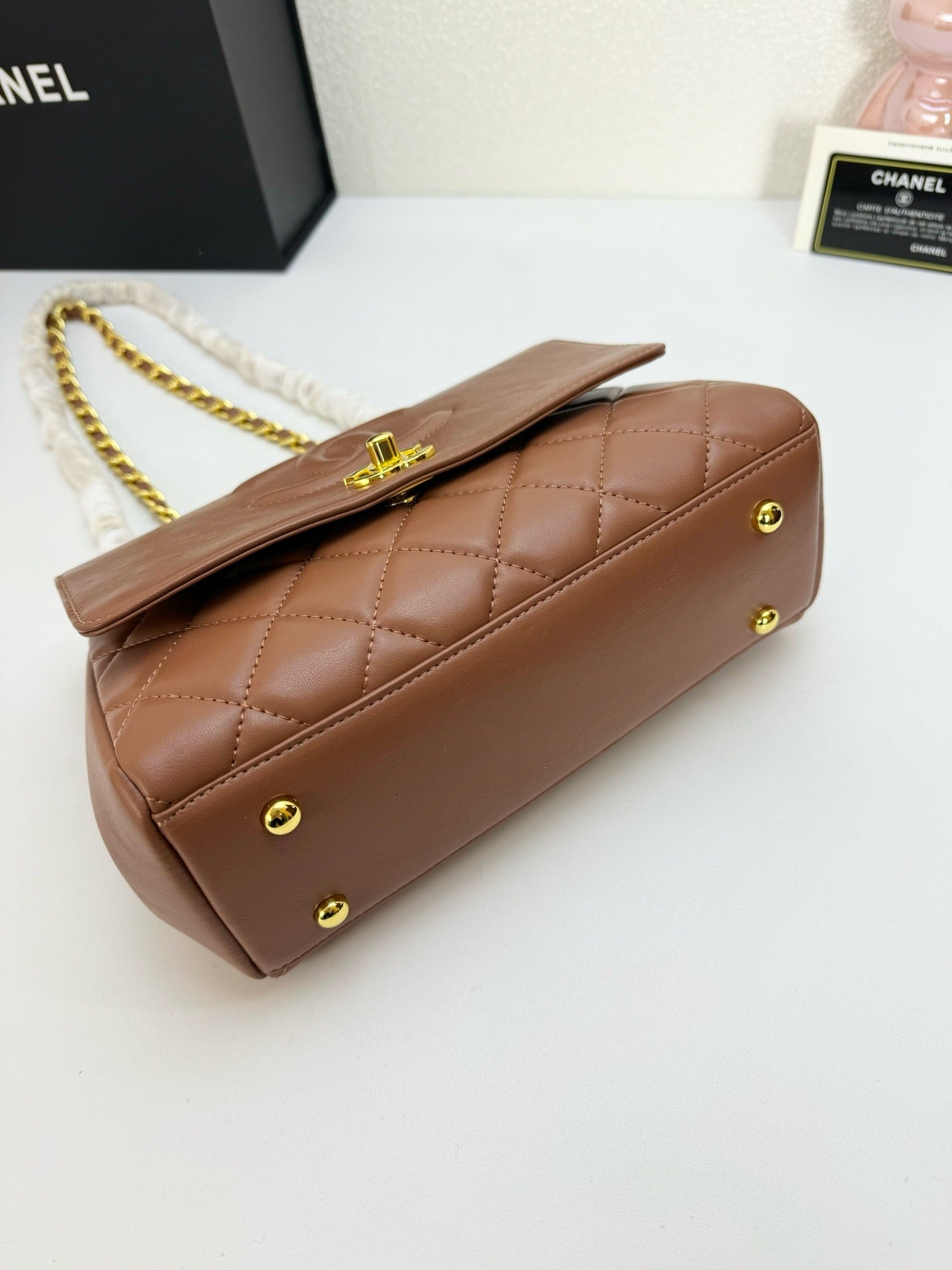 CE-Medieval embossed chain bag sheepskin!