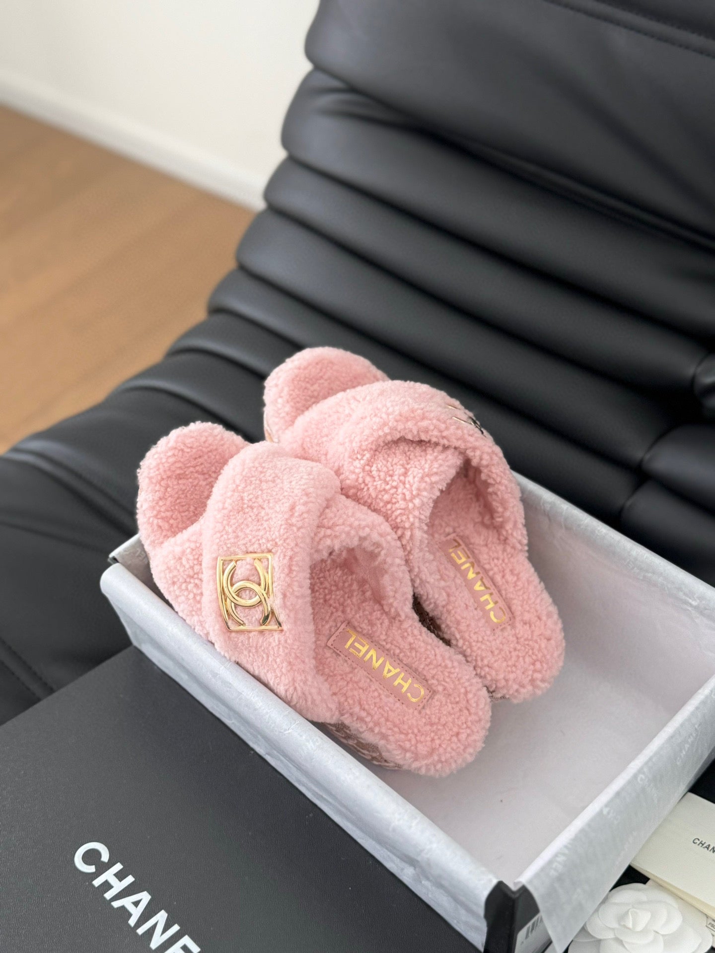 CE-Soft and fluffy fur