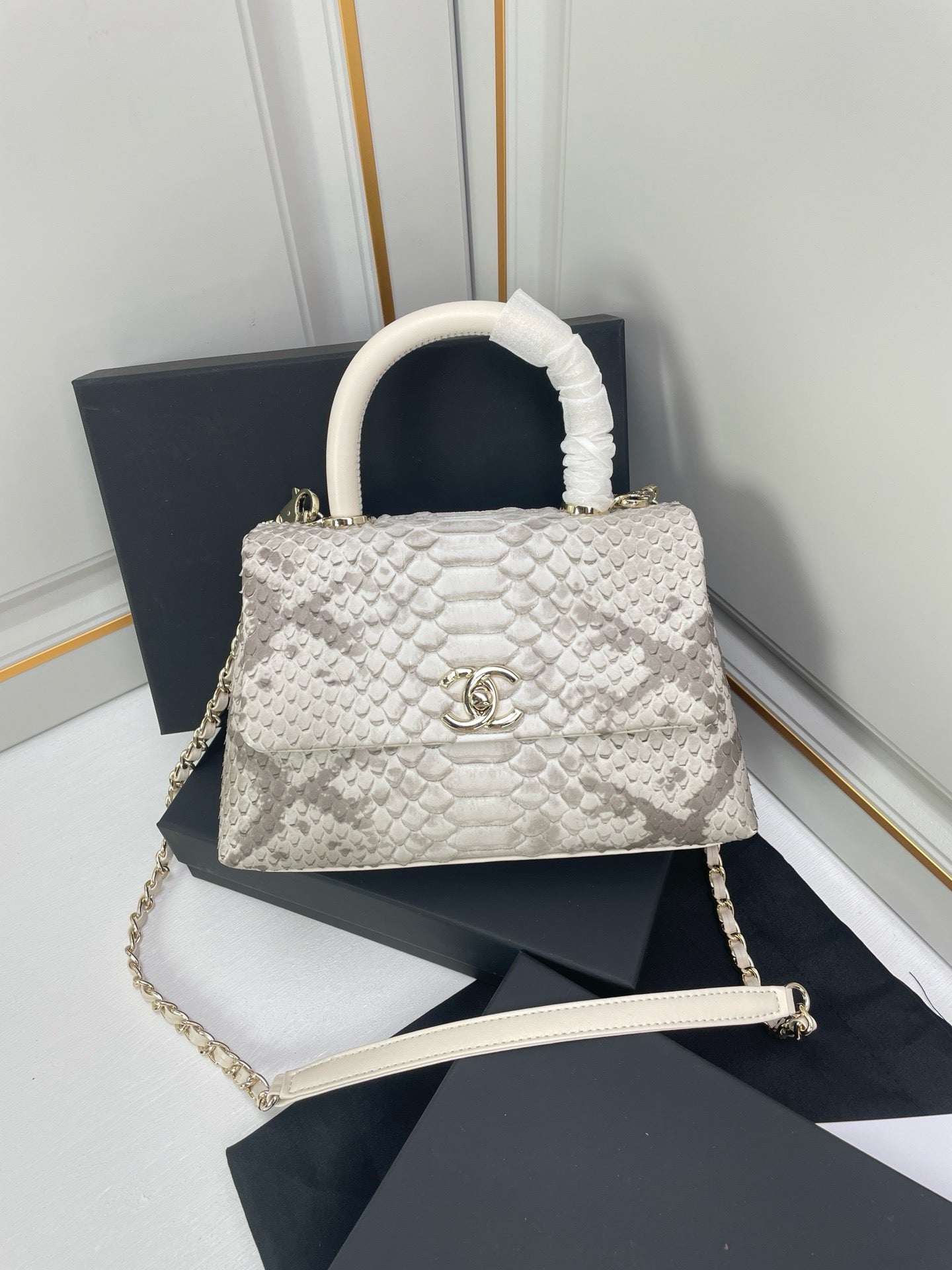 CE-Coco handle handbag
