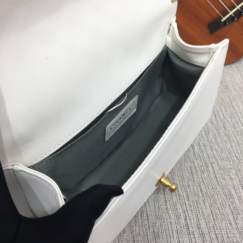 CE-Pearl chain bag