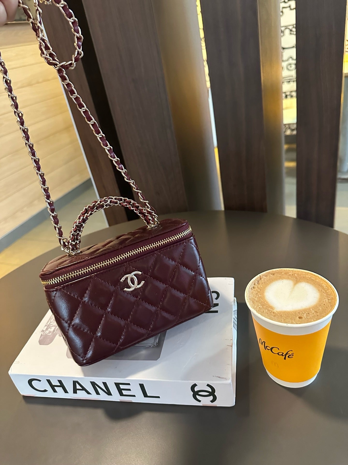 CE-24B twist leather handle box bag
