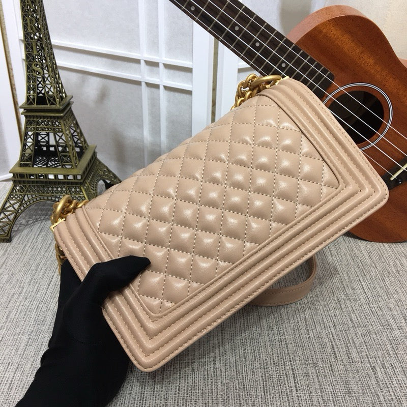 CE-Pearl chain bag