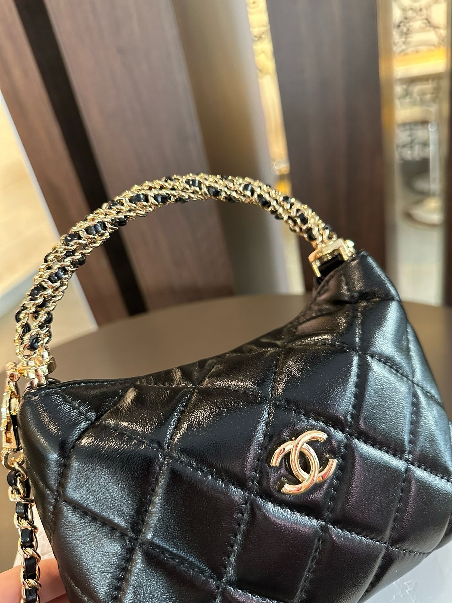 CE-24B lunch box bag with twist chain handle