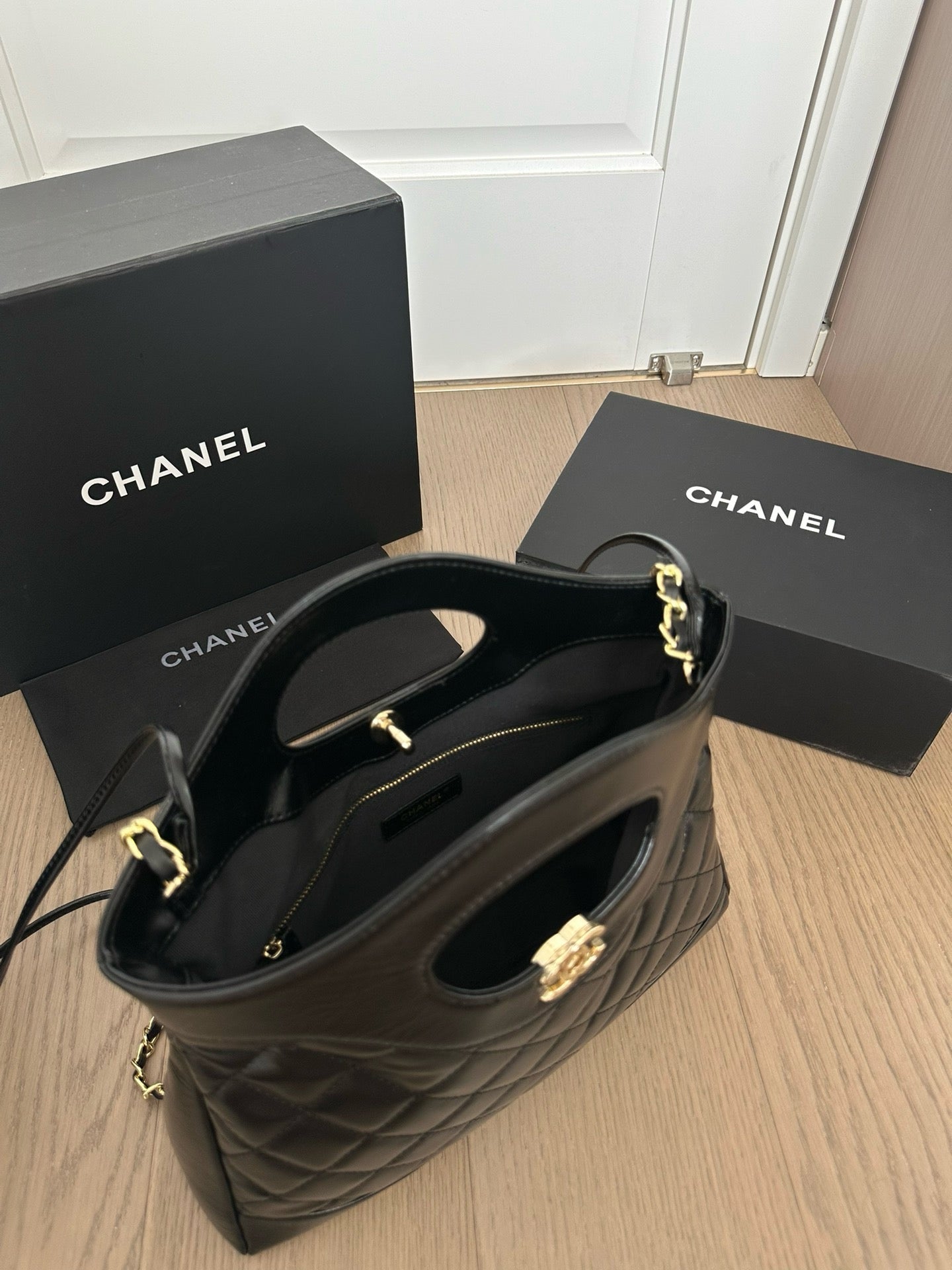 CE-24𝘽 Pretty Handbag